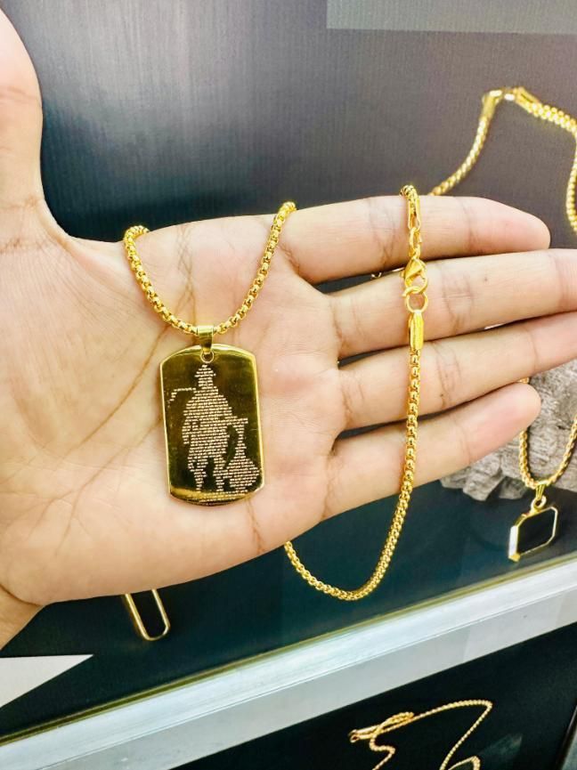 📿 Divya Bajrang Kavach – Hanuman Chalisa Locket with Chain