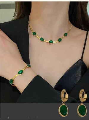 👑 Queen’s Grace Green Pendant Necklace Set with Bracelet ✨💚
