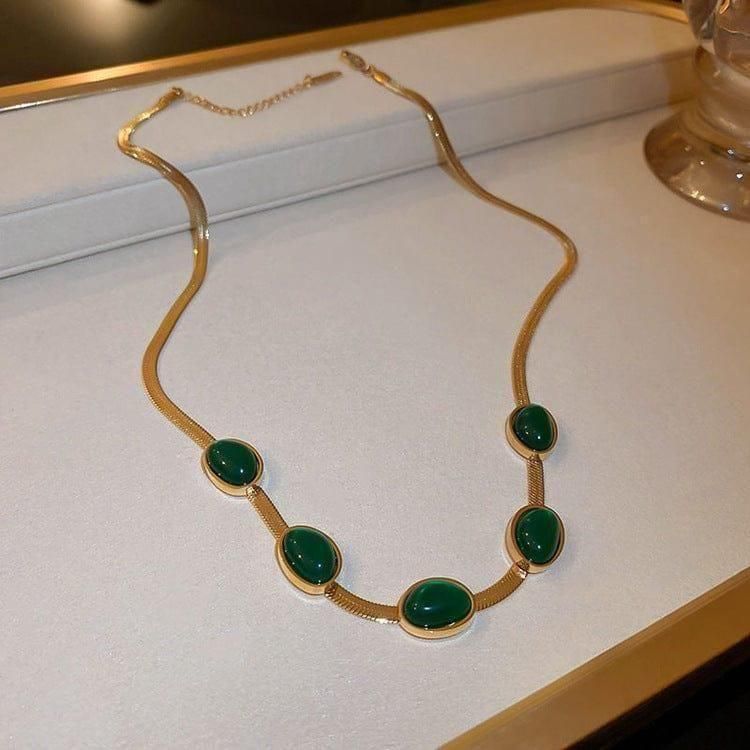 👑 Queen’s Grace Green Pendant Necklace Set with Bracelet ✨💚