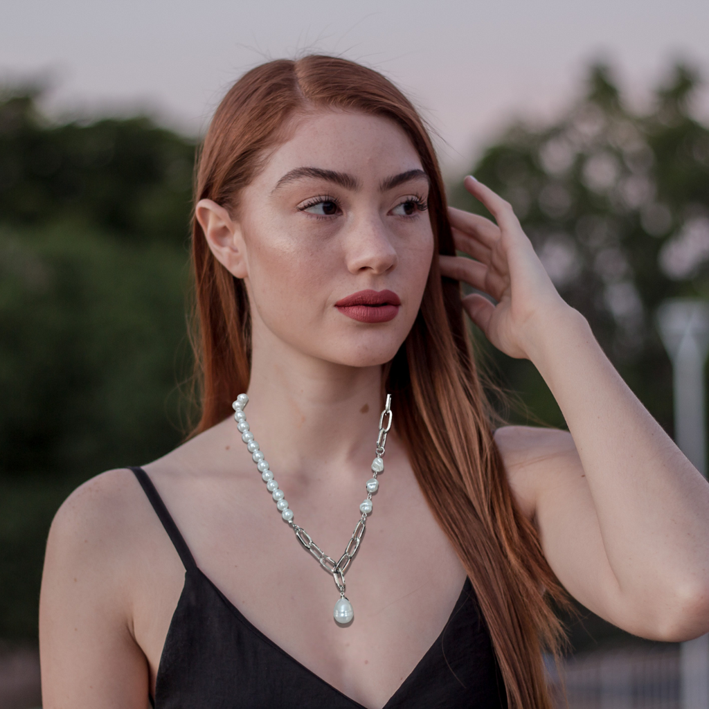 ✨ Elegant Faux Pearl Pendant Chain Necklace – Classy & Timeless 💫