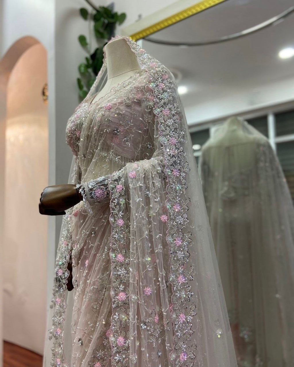 💖 Premium Soft Net Embroidered Saree – A Glamorous Festive Special 💖