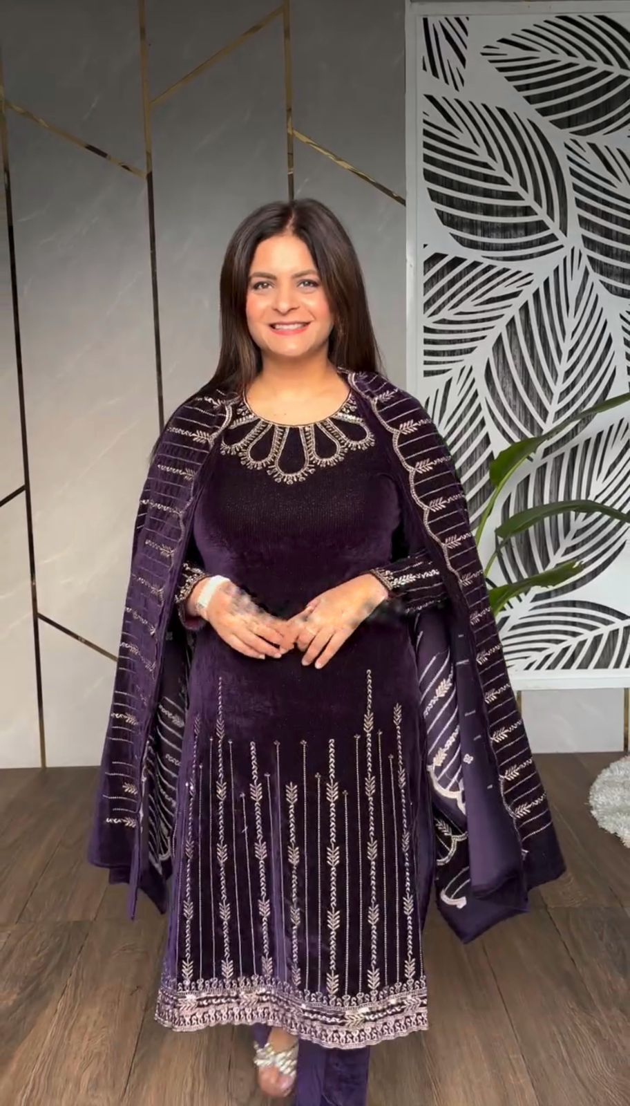 💖 Heavy Velvet Embroidery Top–Bottom Set with Matching Velvet Dupatta