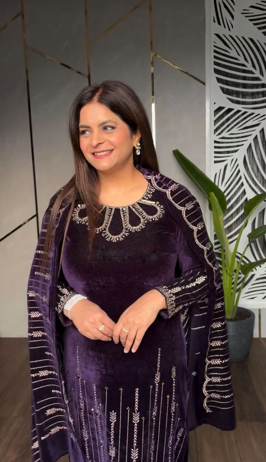 💖 Heavy Velvet Embroidery Top–Bottom Set with Matching Velvet Dupatta