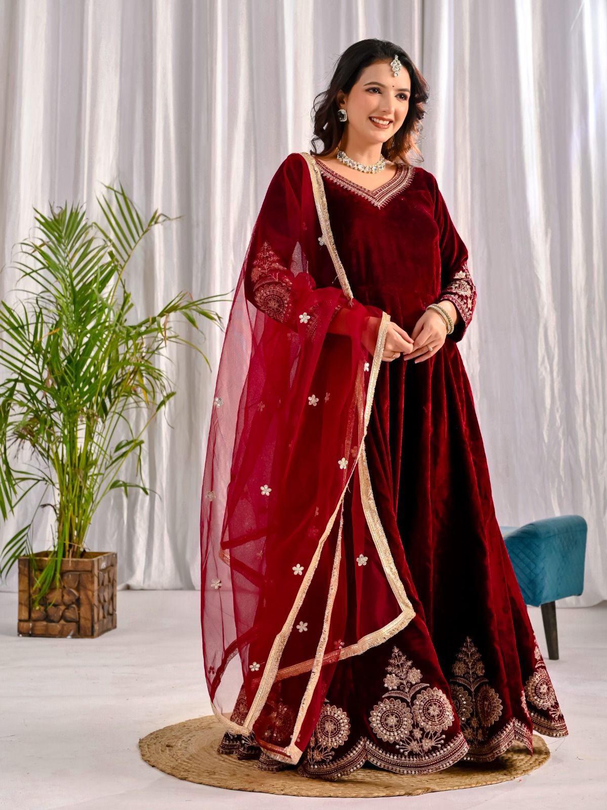 🌟 Royal Anarkali Suit Set with 3-Meter Flair & Heavy Embroidery Work