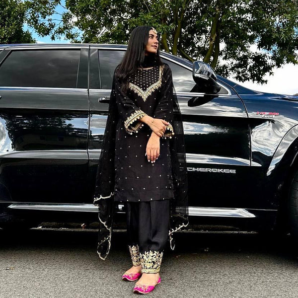 🔥 New Launch – Sequins & Zari Embroidered Chinon Silk Kurti-Plazzo Collection