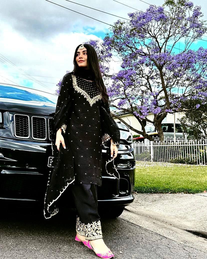 🔥 New Launch – Sequins & Zari Embroidered Chinon Silk Kurti-Plazzo Collection