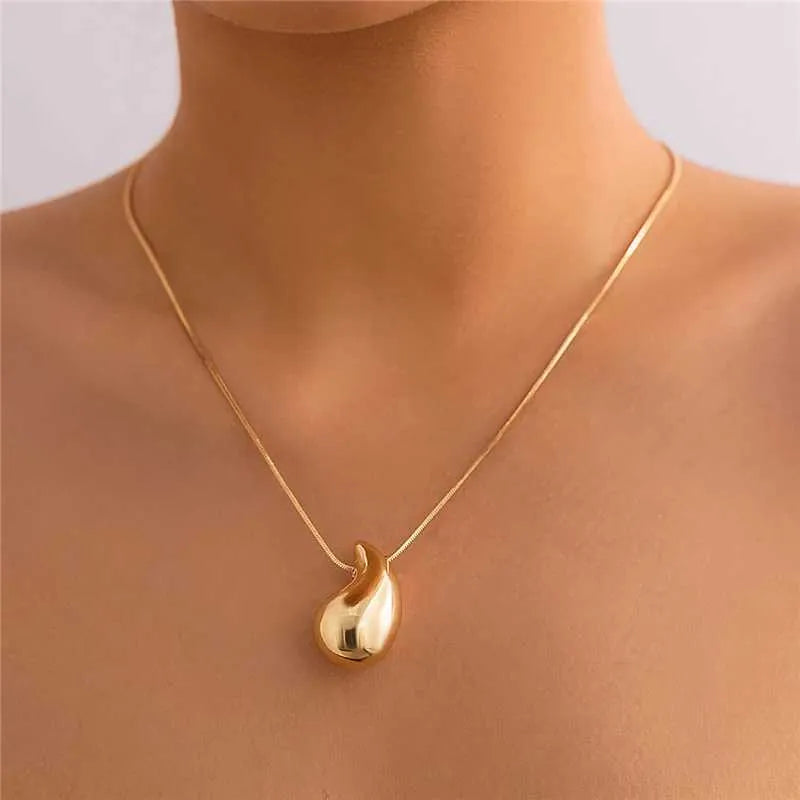 Golden Glow Drop Set ✨💛 – Sleek, Modern & Minimalist Charm
